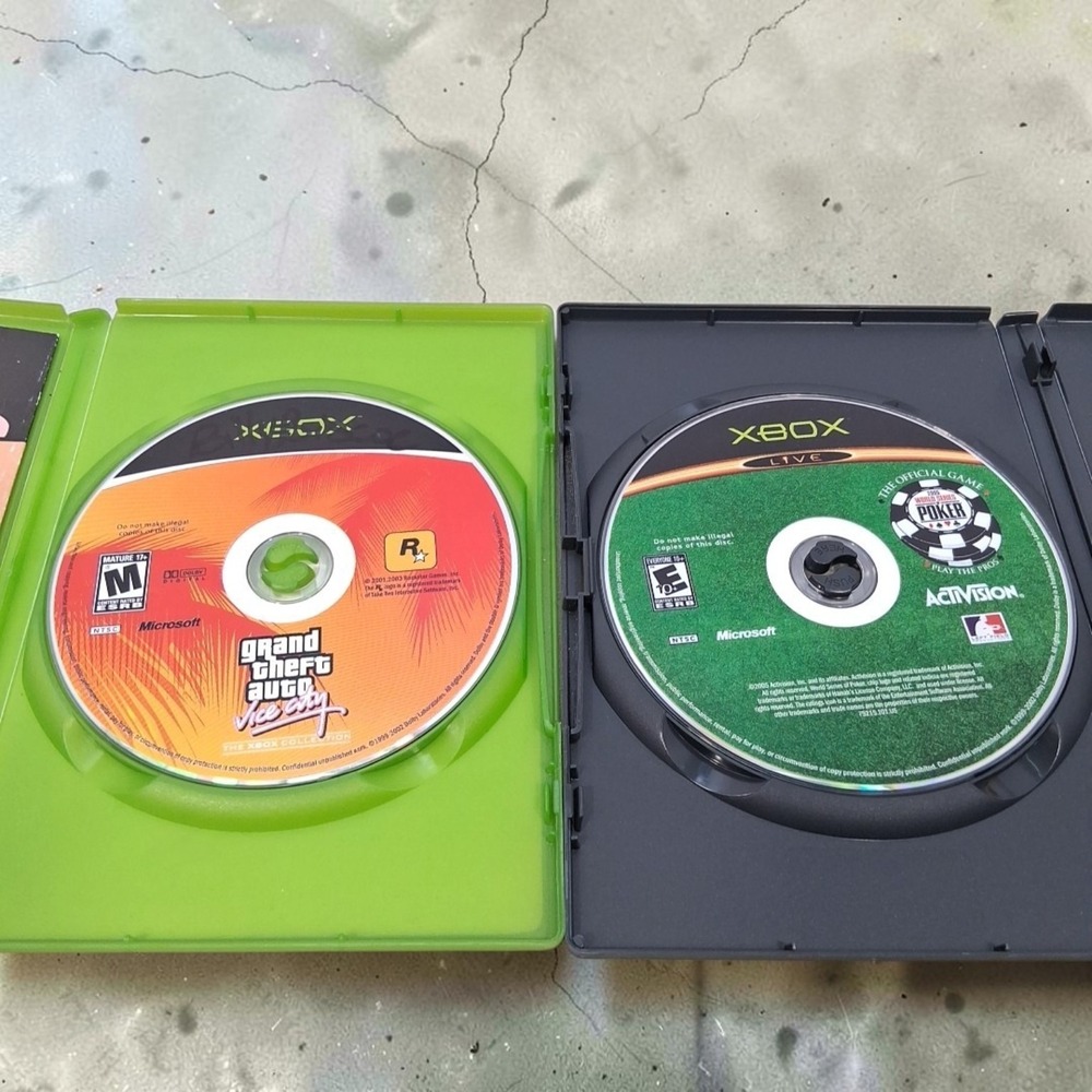 Microsoft Xbox Game Lot GTA Vice City World Series of Poker 2 Discs Cases Bundle